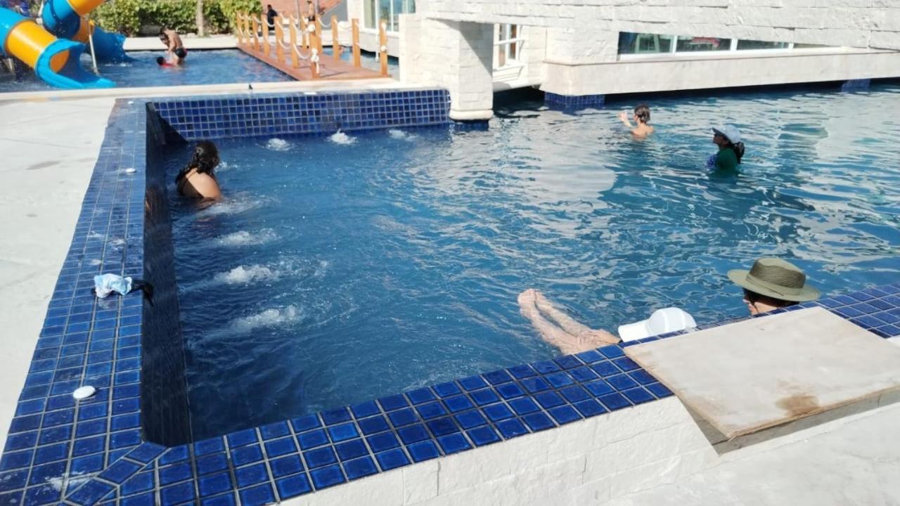 Beachaccess Hotelzone 3705 Cancun Bagian luar foto